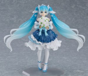 figma Snow Miku Snow Princess Ver by Max Factory 4