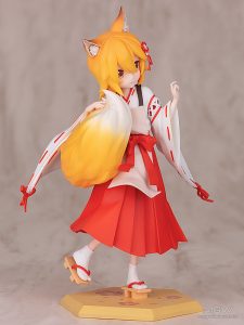 Senko by Myethos from The Helpful Fox Senko san 4