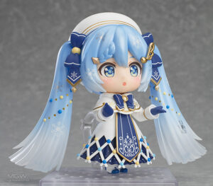 Nendoroid Snow Miku Glowing Snow Ver. by Good Smile Company 2 MyGrailWatch Anime Figure Guide