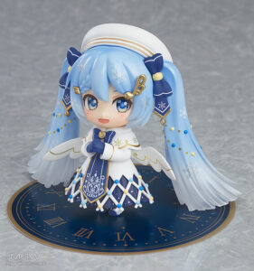 Nendoroid Snow Miku Glowing Snow Ver. by Good Smile Company 6 MyGrailWatch Anime Figure Guide