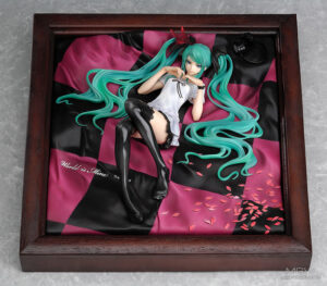 supercell feat. Hatsune Miku World is Mine Brown Frame by Good Smile Company 1 MyGrailWatch Anime Figure Guide