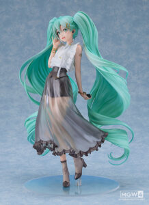 Hatsune Miku NT Style Casual Wear Ver. by Good Smile Company with illustration by Rella 6 MyGrailWatch Anime Figure Guide